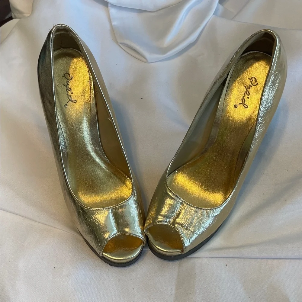 Gold Peep-Toe Heels by Qupid